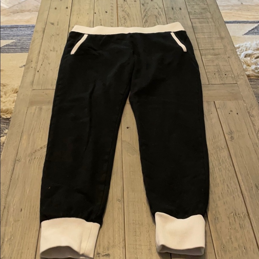 Fabletics Jogger Size Medium. Blk/white